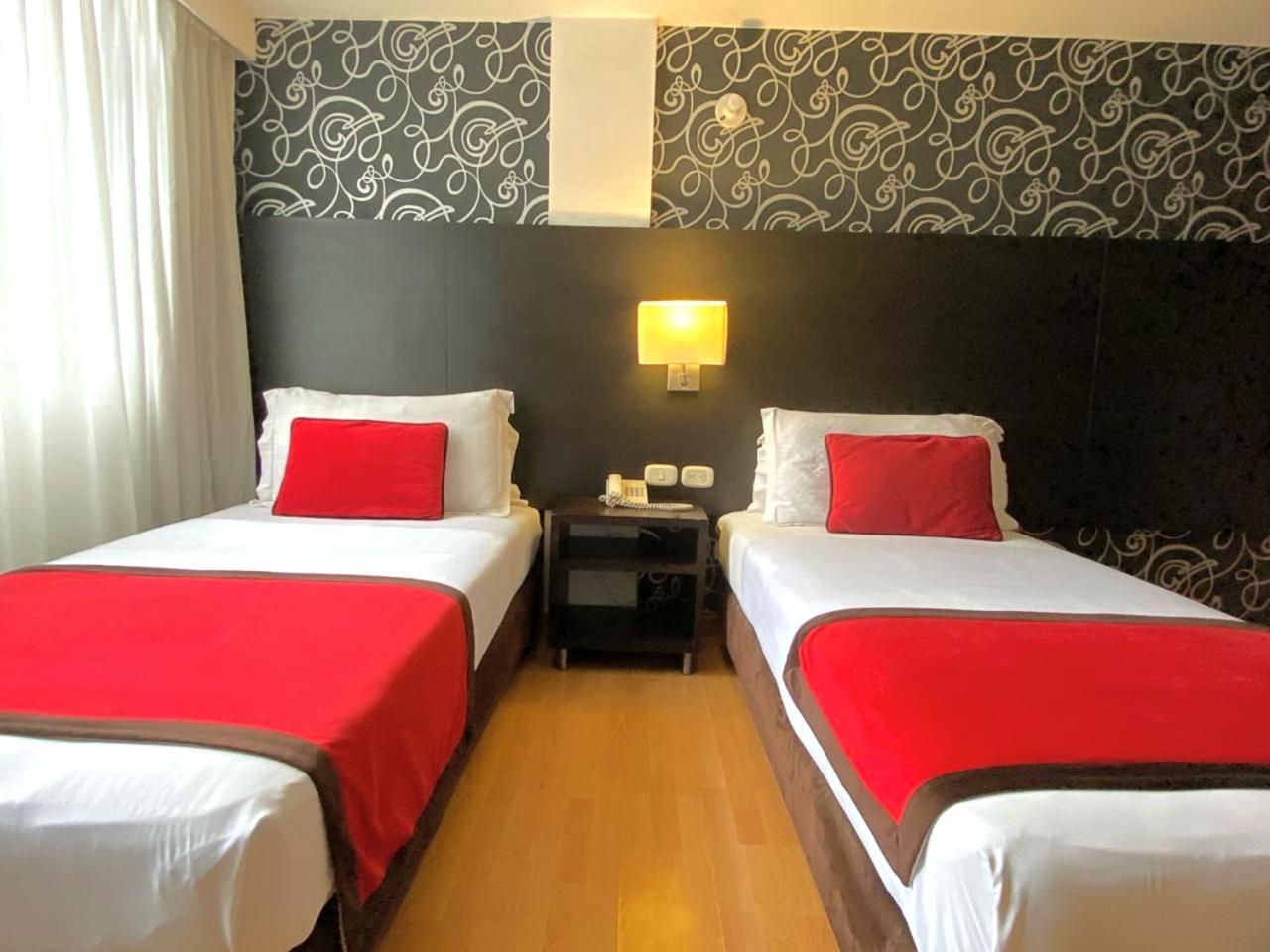 Hotel Silver Javeriana By Hospedium Bogotá Esterno foto